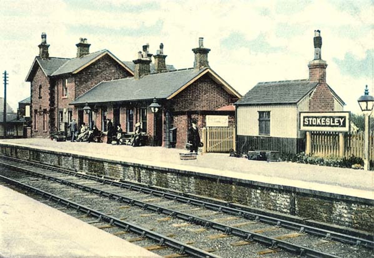 Stokesley Station in its heyday, 1905, about half a century from opening it would stay open a further half-century - only just - closing to passengers in the 1950s, finally  succumbing in 1963, see below  