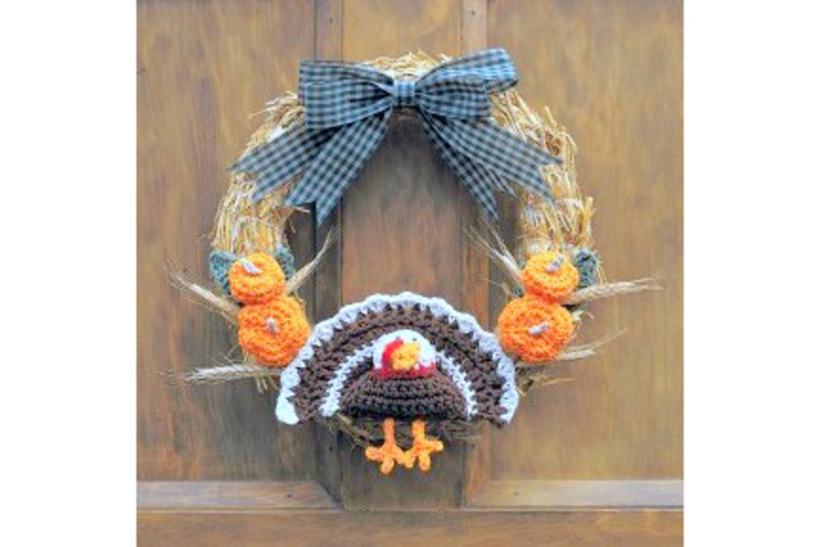 Free crochet pattern amigurumi Thanksgiving turkey.