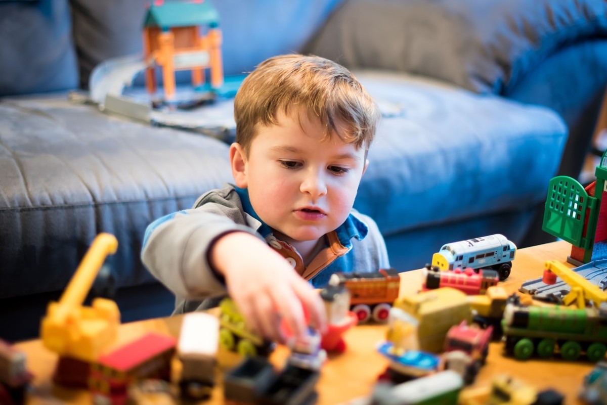 20 Toys That Help Kids With Anxiety, ADHD & Autism