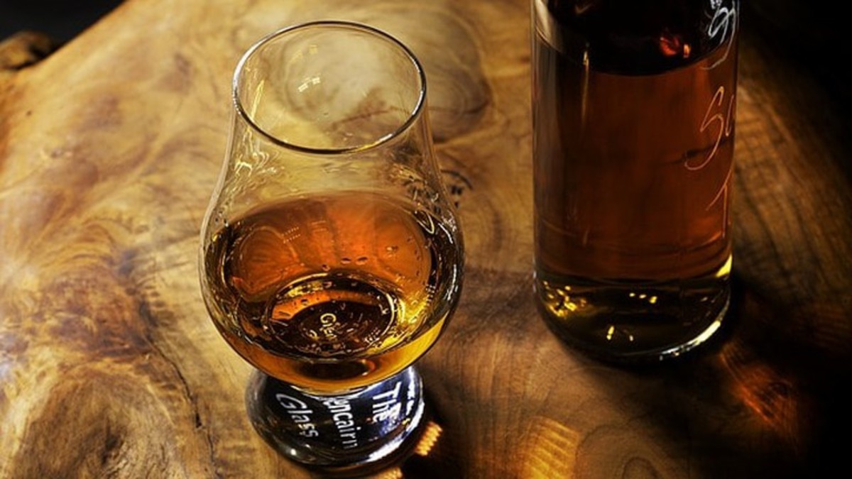 7-reasons-why-dating-a-girl-who-drinks-whiskey-is-awesome