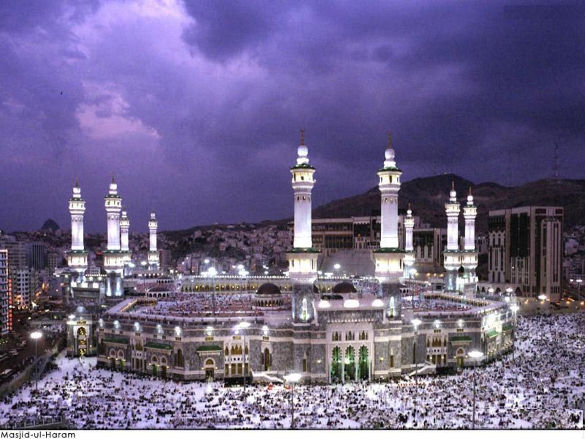 Beautiful and bright Masjid al-Haram