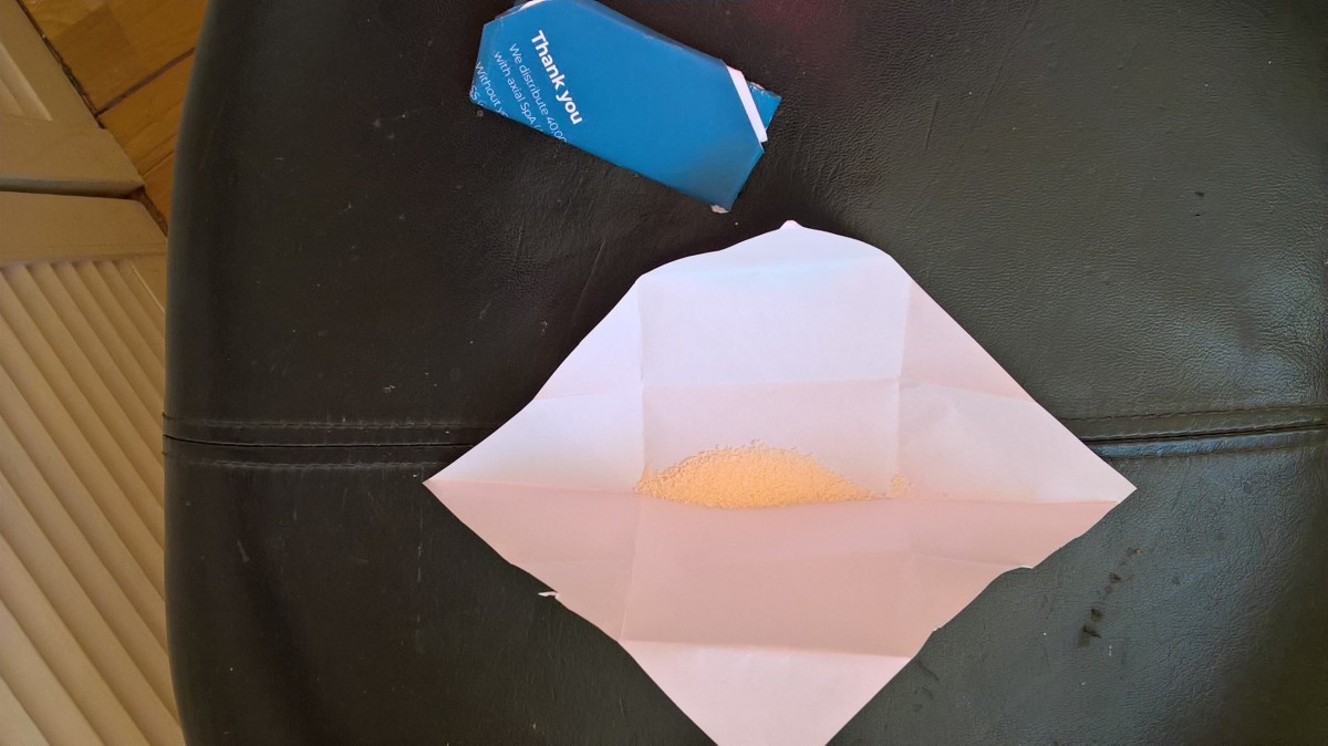 Paper (bindle) wraps used to hold coke in. Paper (bindle) wraps used to hold coke in.