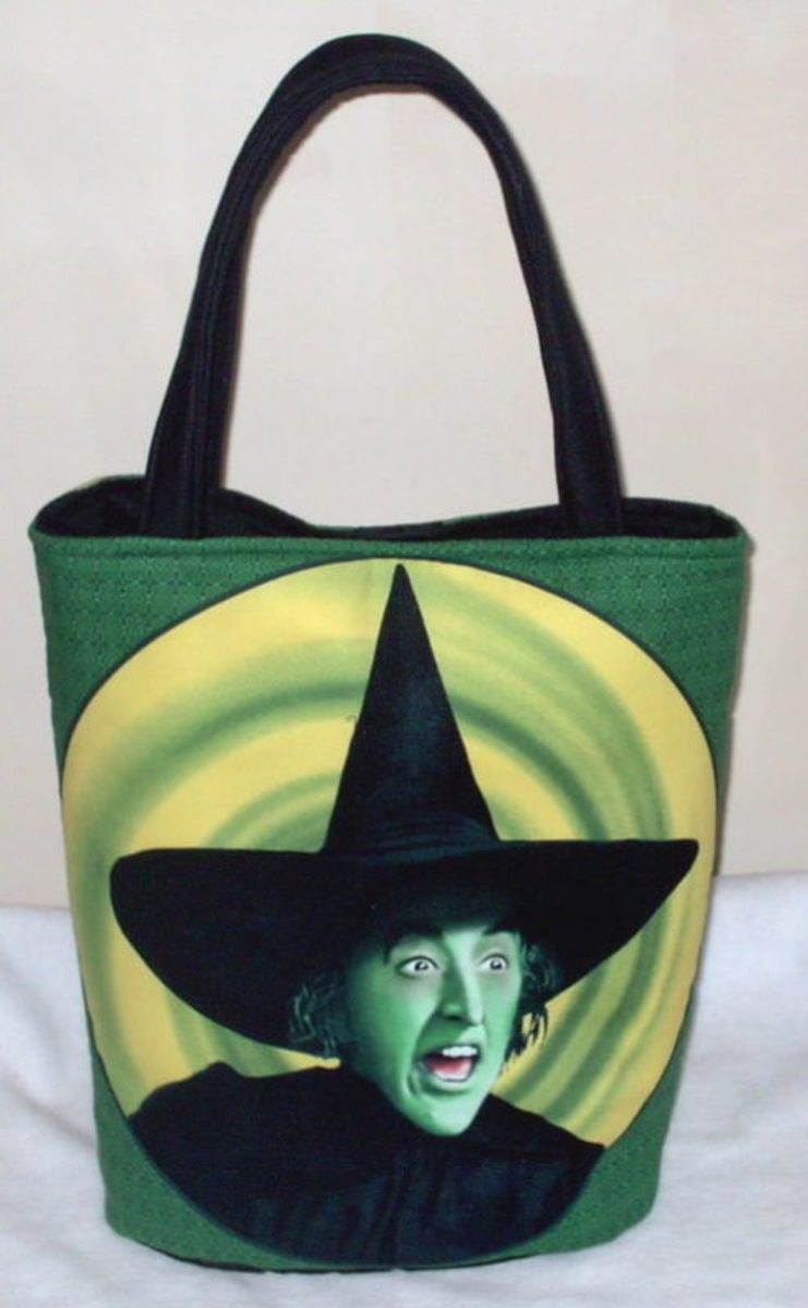 the-wizard-of-oz-purses-and-tote-bags