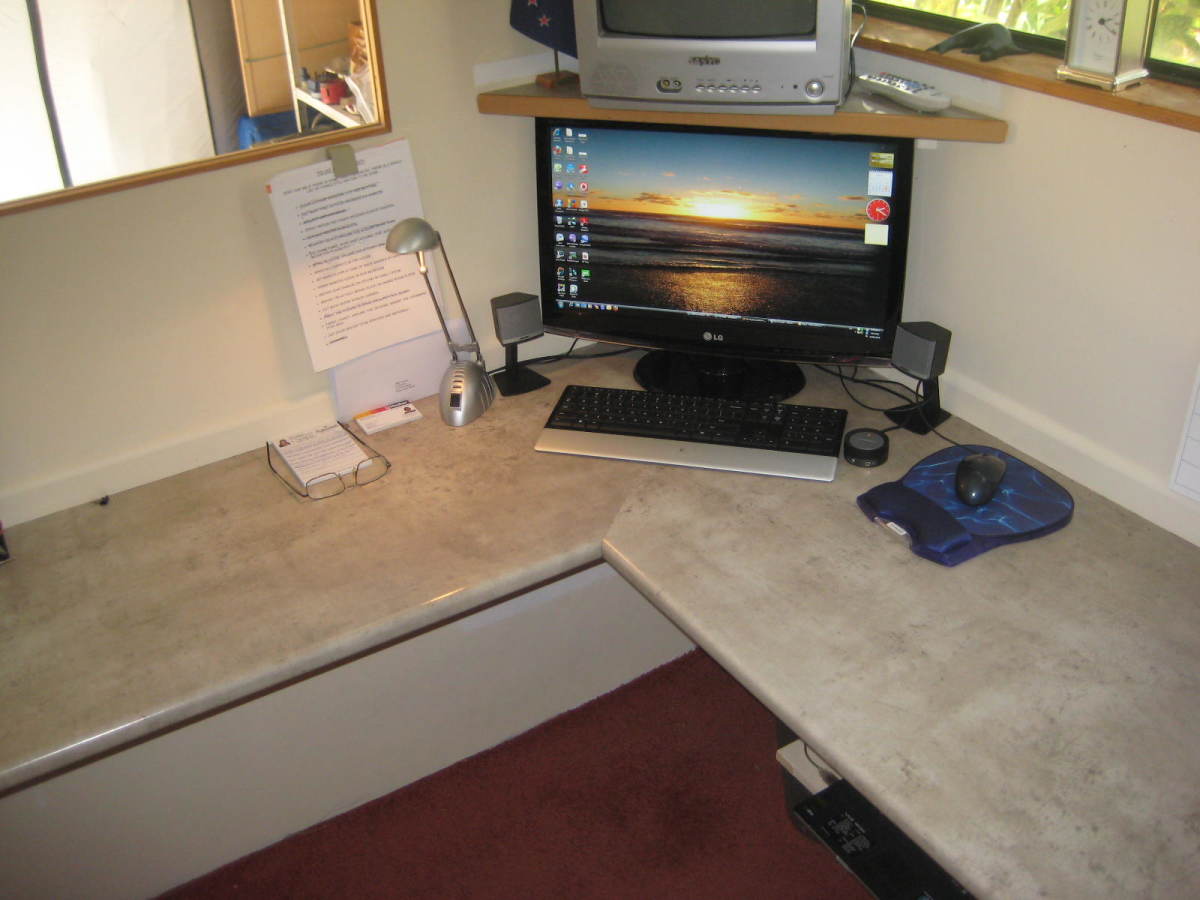 how-to-build-a-diy-office-in-your-garage-for-under-500-dollars
