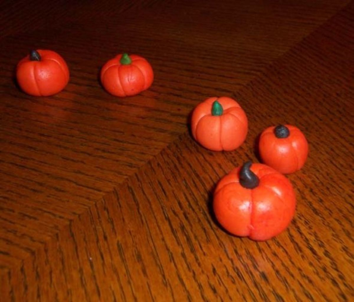 Fondant pumpkins