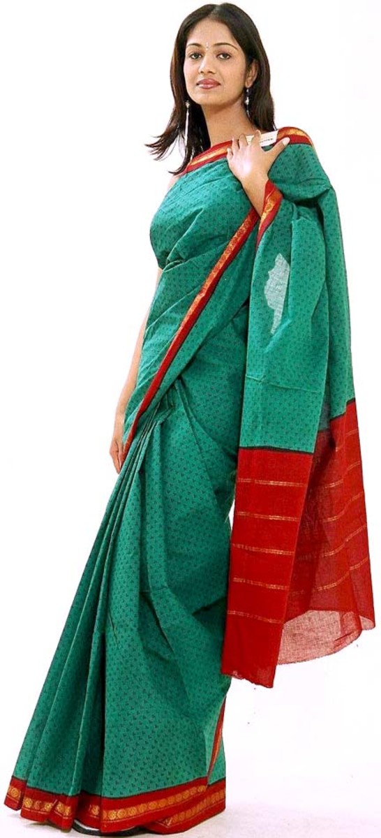 গায়ে হলুদের শাড়ি (Gaye Holuder Saree) কিনুন - Ofuronto.com