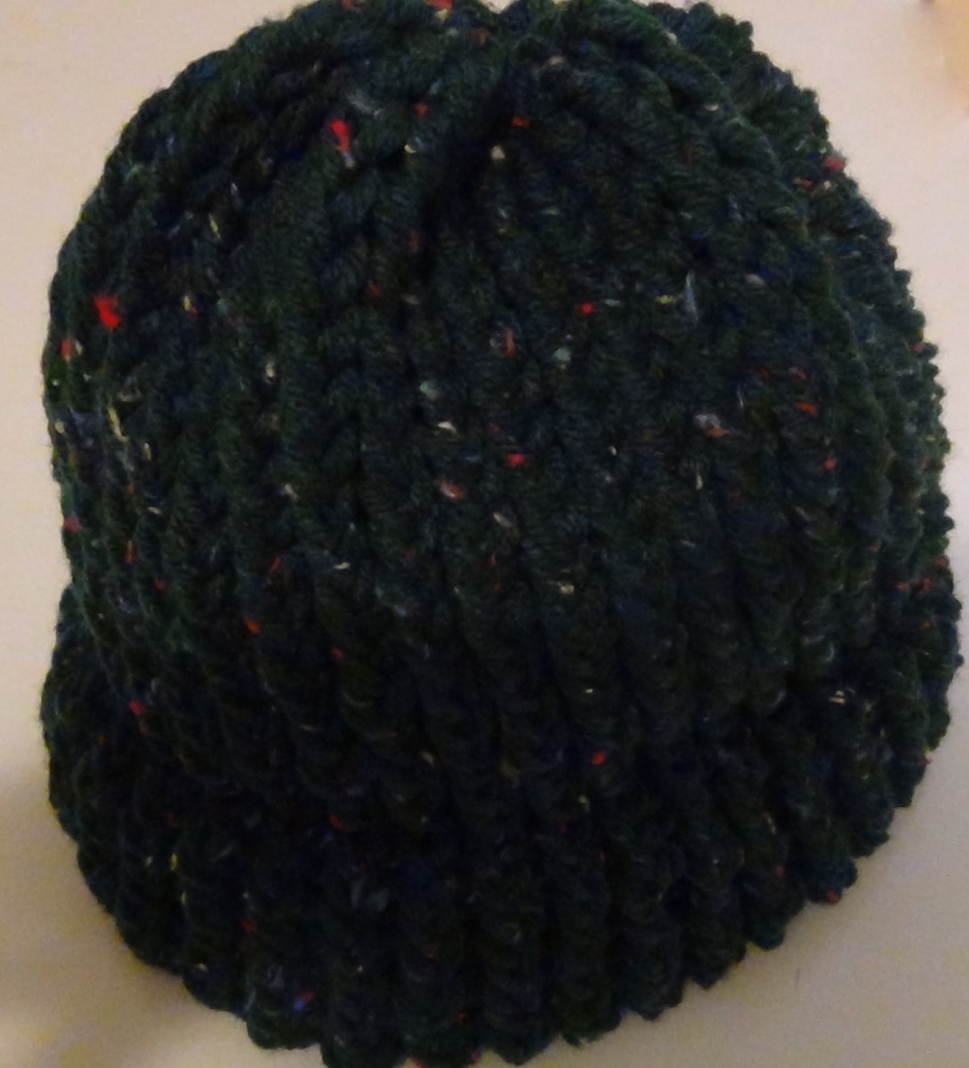 Create a Stylish Brimmed Hat with Loom Knitting (Free Pattern!)