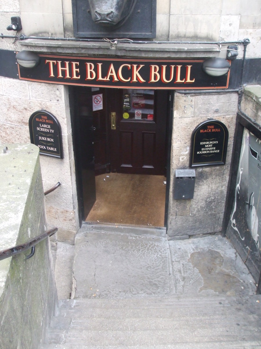 things-to-do-in-scotland-the-10-best-rock-bars-in-edinburgh