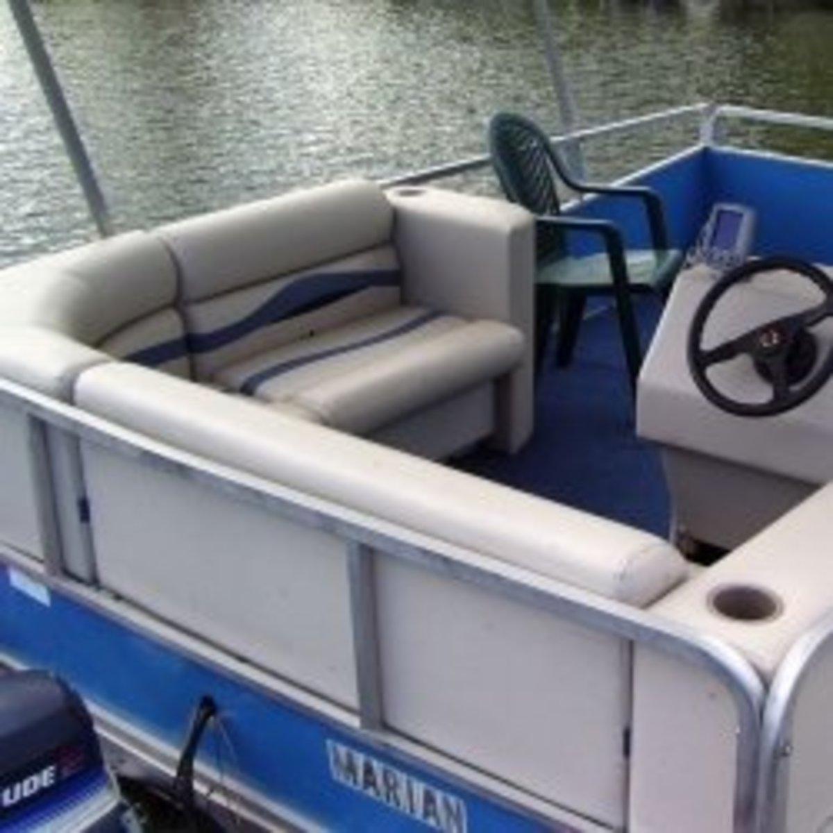 must-have-pontoon-boat-accessories