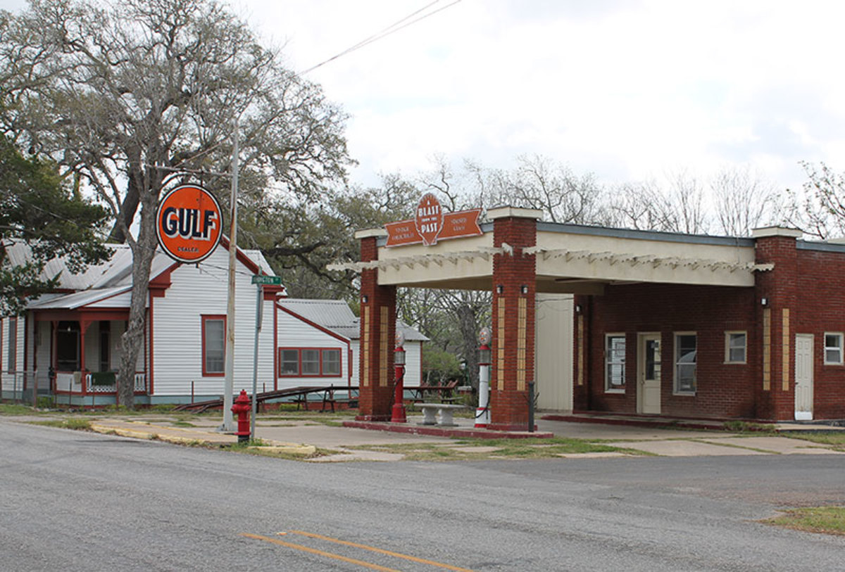 vintage-gas-stations-full-service-gas-stations-of-the-nostalgic-past
