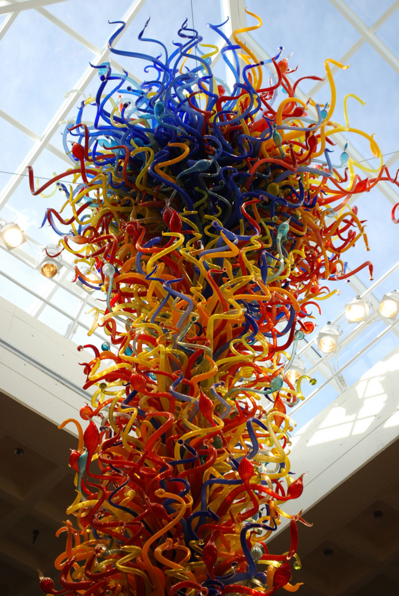Fireworks of Glass by Dale Chihuly, which contains 3,200 pieces of hand blown glass and stands five stories high in the Children's Museum Indianapolis.