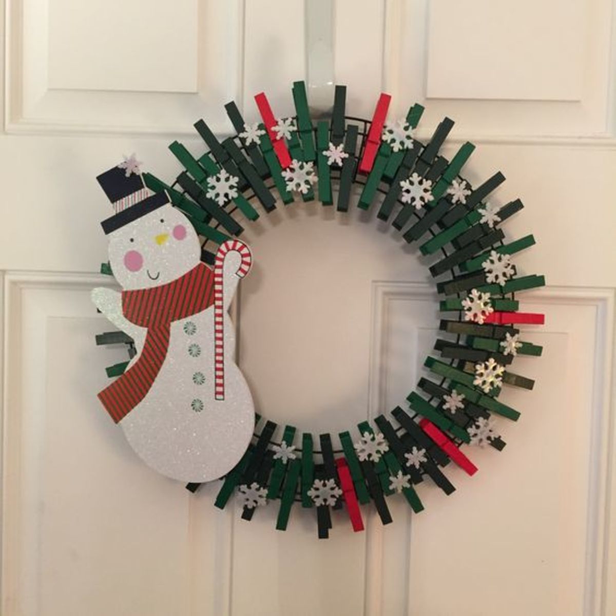 50+ Easy DIY Christmas Clothespin Wreath Ideas to Deck Your Doors This  Winter - HubPages