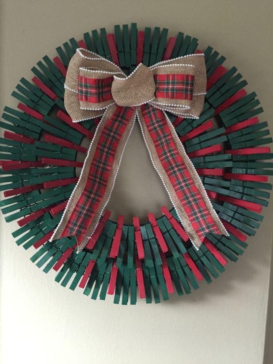 50+ Easy DIY Christmas Clothespin Wreath Ideas to Deck Your Doors This