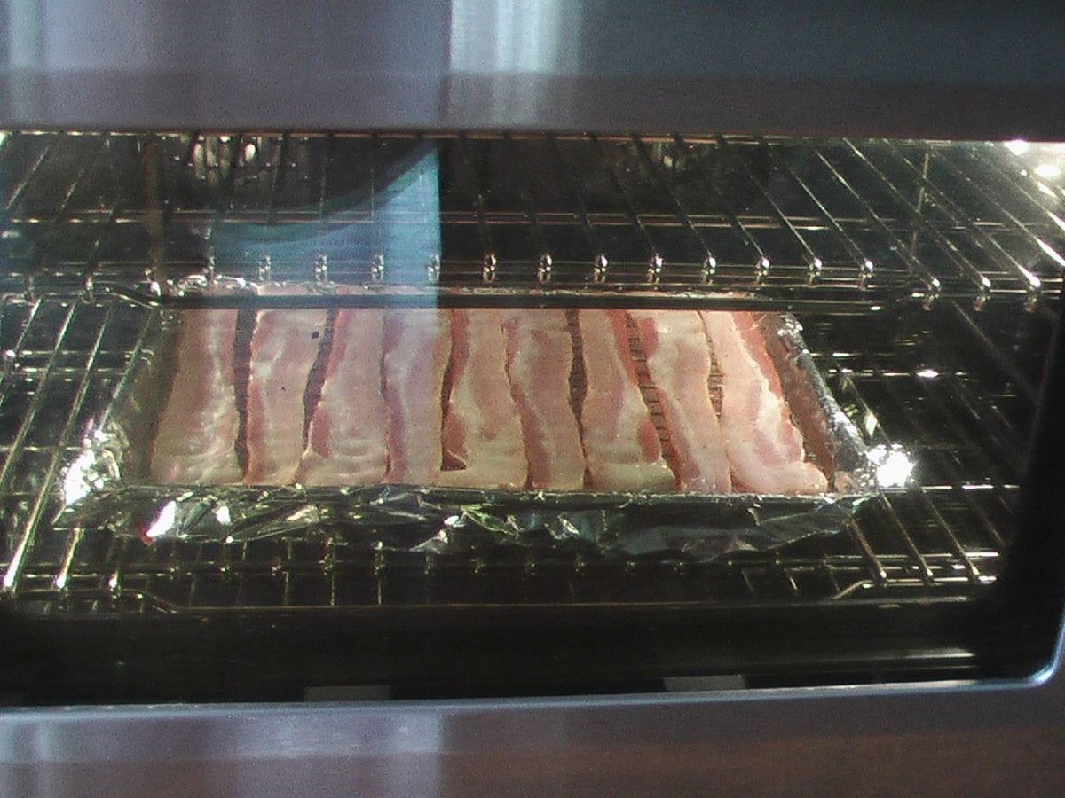 cooking-bacon