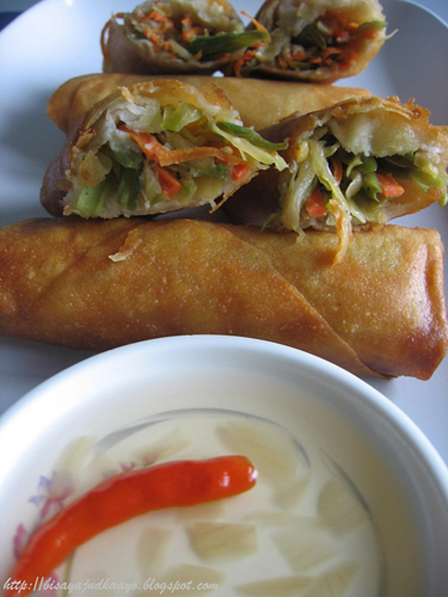 Fried Egg Roll (Photo courtesy by Taga-Luto from Flickr.com)
