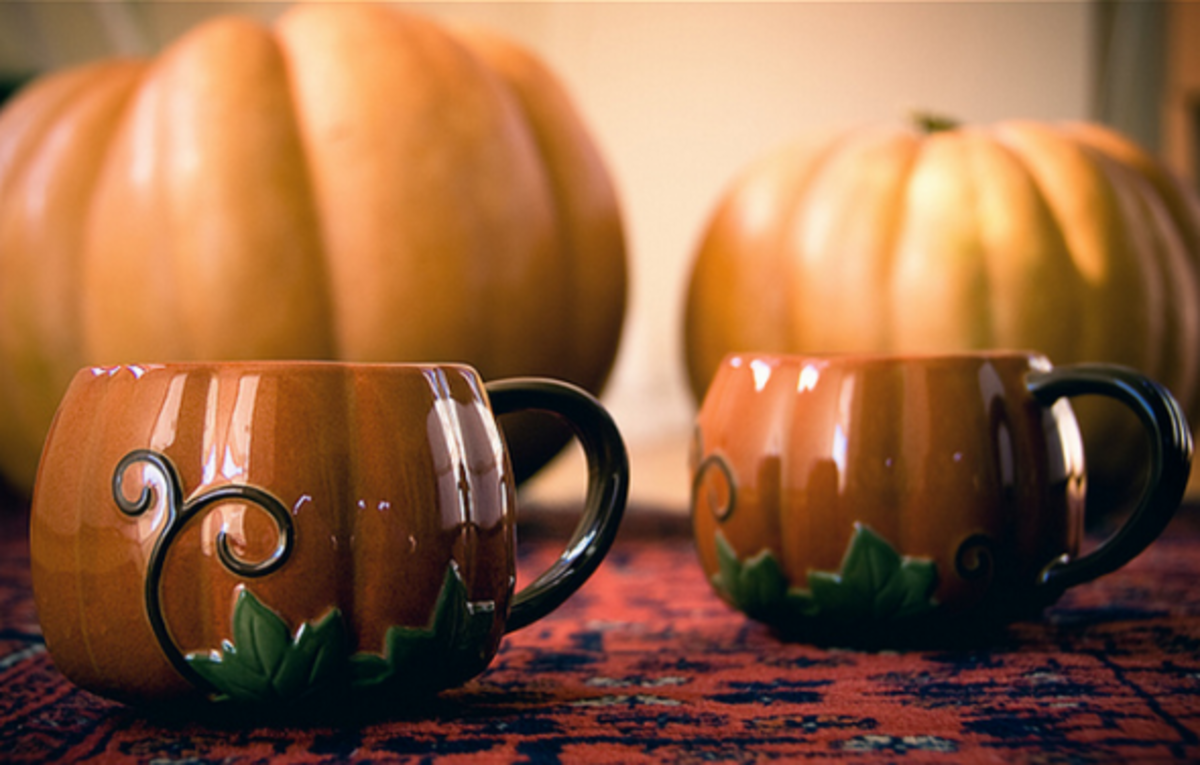 Starbucks Halloween coffee mugs used with permission of the photographer.