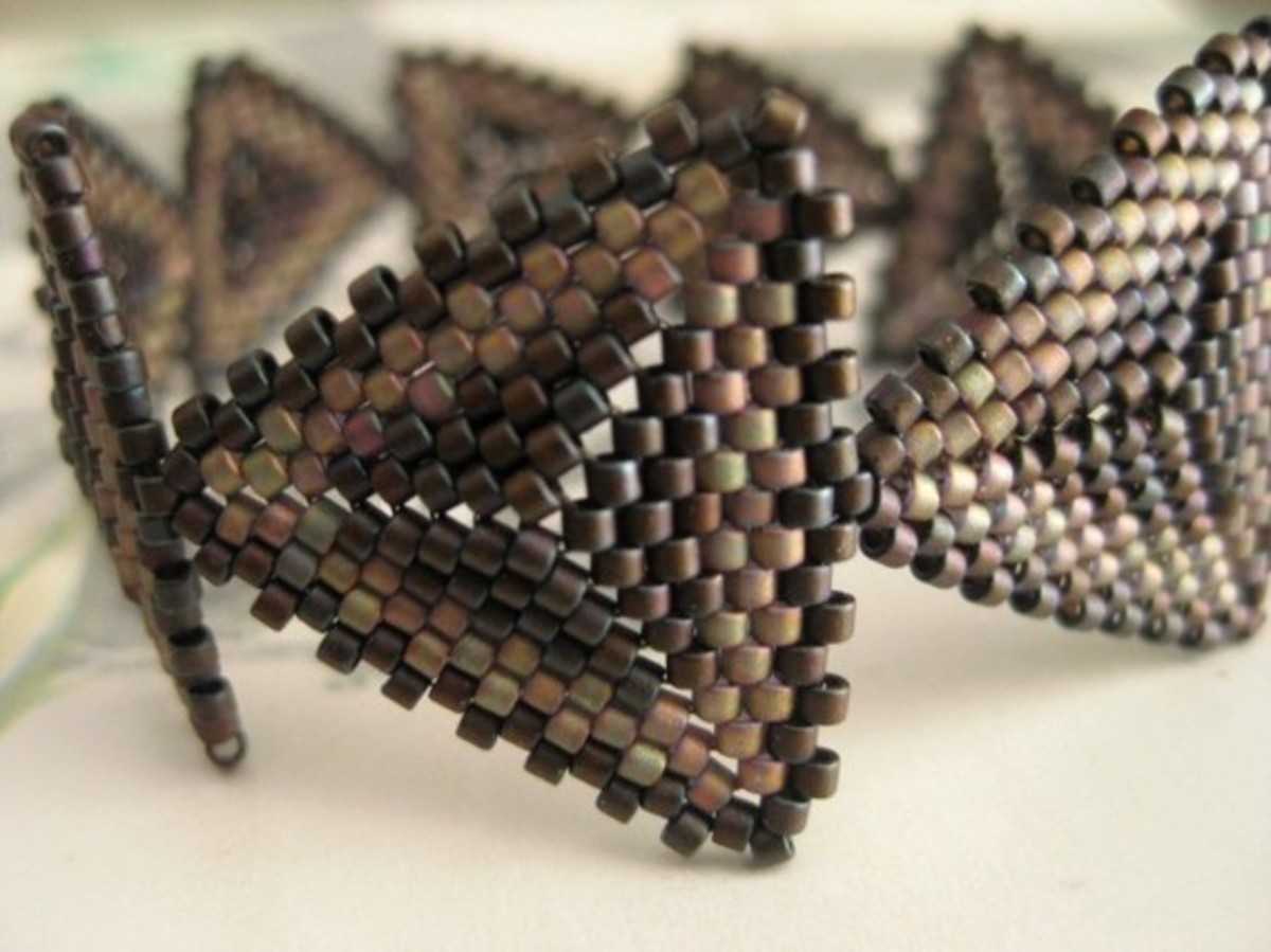 Beaded Peyote Triangles: Part II: More Ideas, Patterns, and Stunning Jewelry Inspiration
