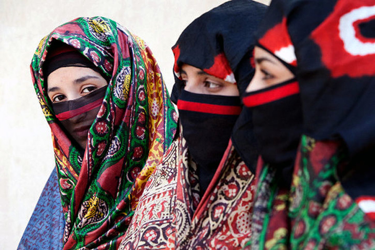 Yemeni young females wearing the Sana'ani Sitarah with its Traditional Mughmug and Lithma - Sana'a city - Yemen