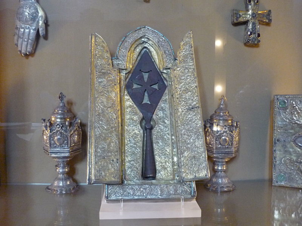 Holy-lance-Echmiadzin: one of four purported spears of destiny. 