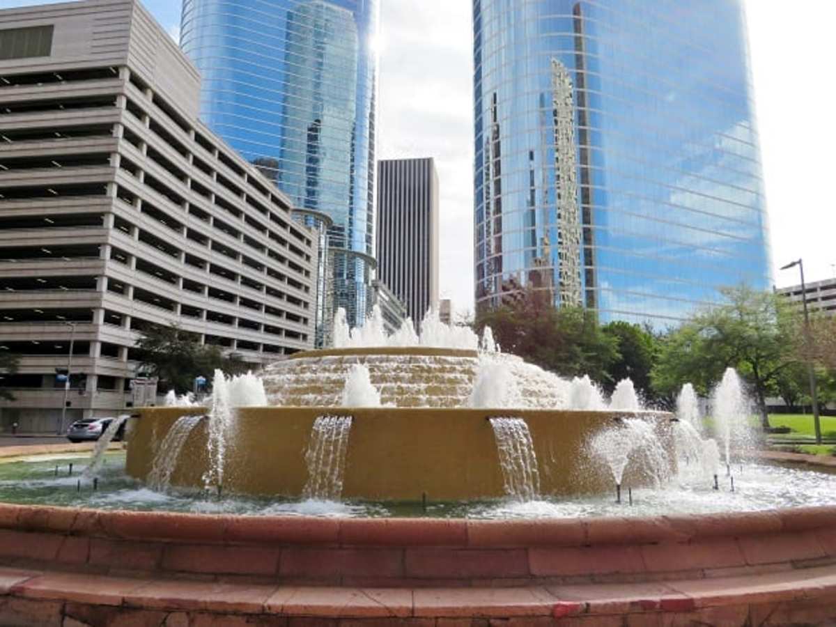 Bob and Vivian Smith Fountain in downtown Houston