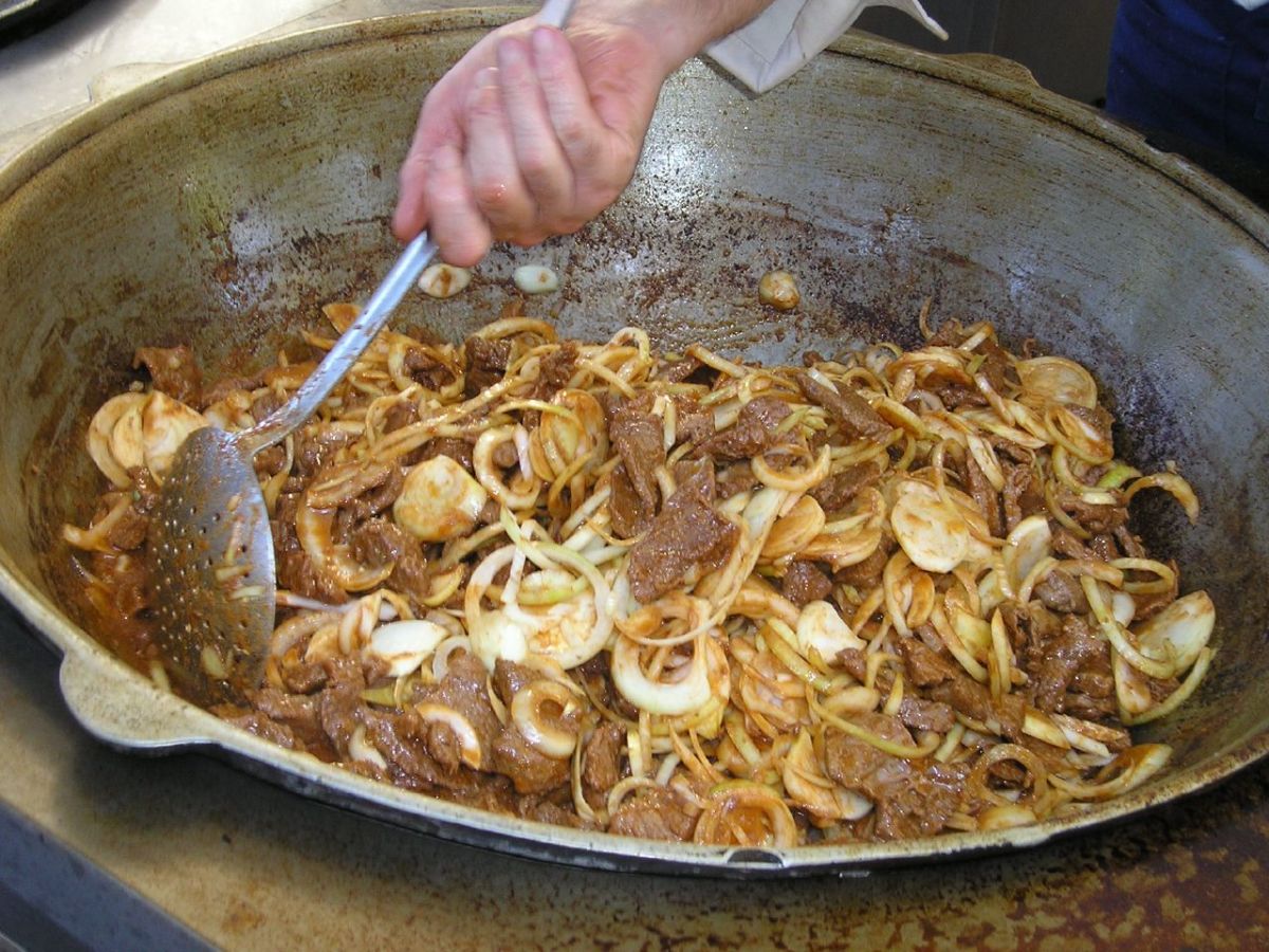 Turkish Russian cooking of liver and onions.