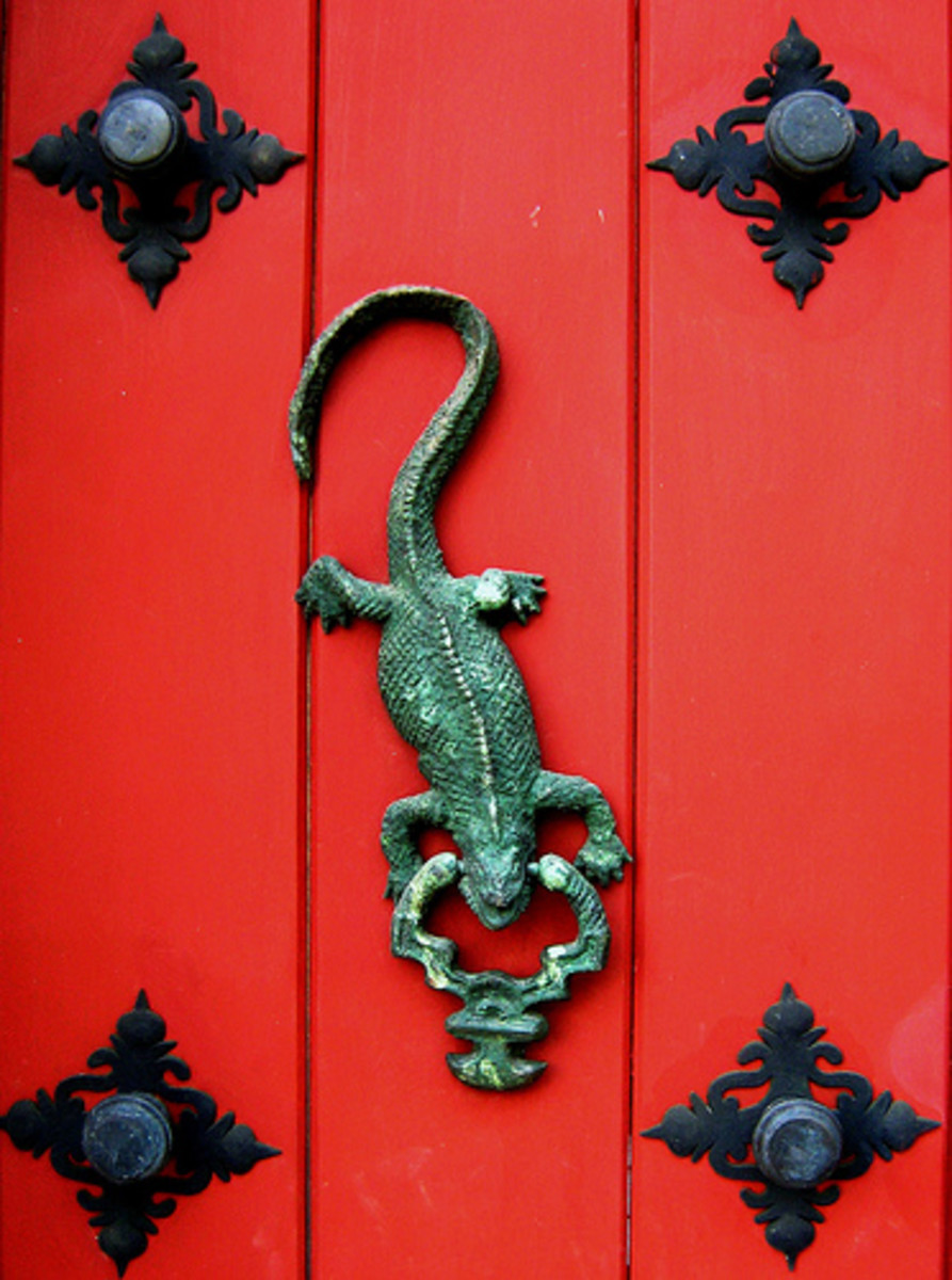 weird-and-wonderful-door-knockers