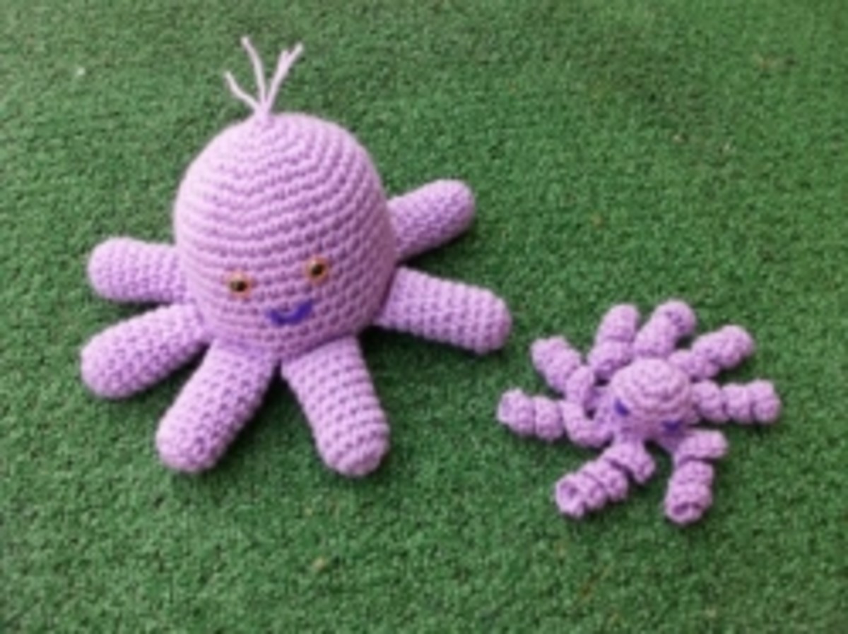Lavender Mama and Baby Octopus Family