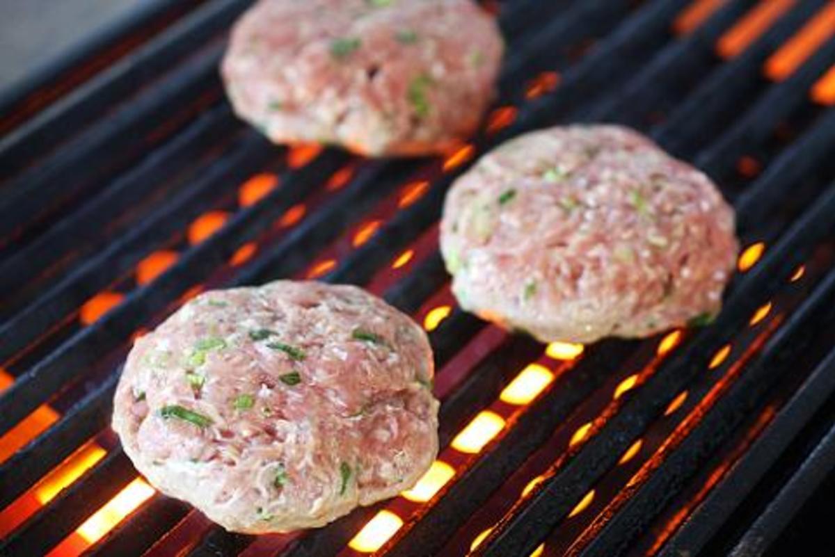 Turkey burgers on the grill