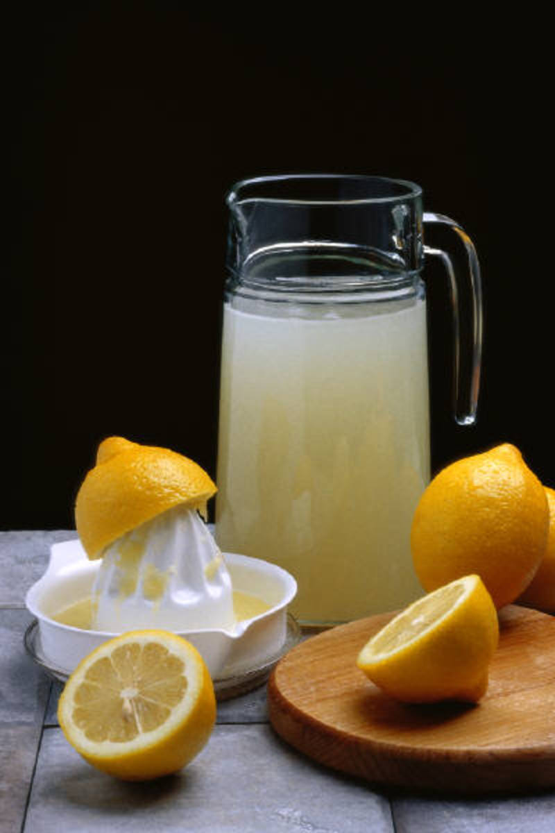 The Lemon Cleanse Diet - Detox With Lemonade