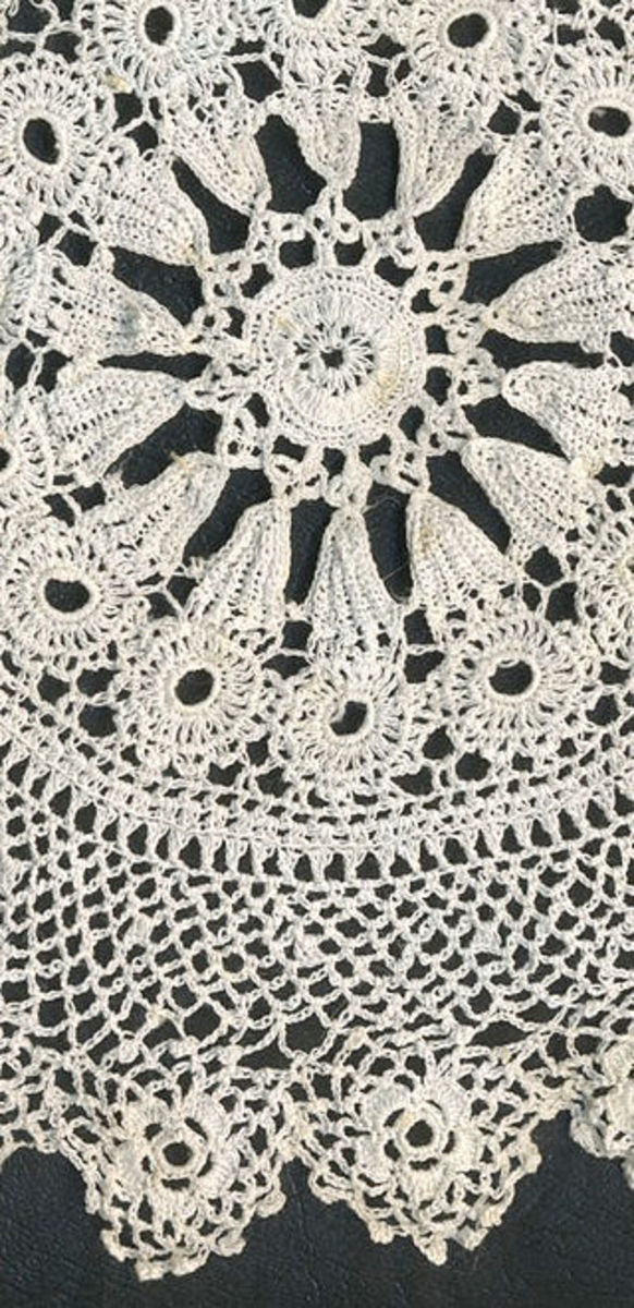 CC-SA by 2.0  "Vintage Crochet Doily"