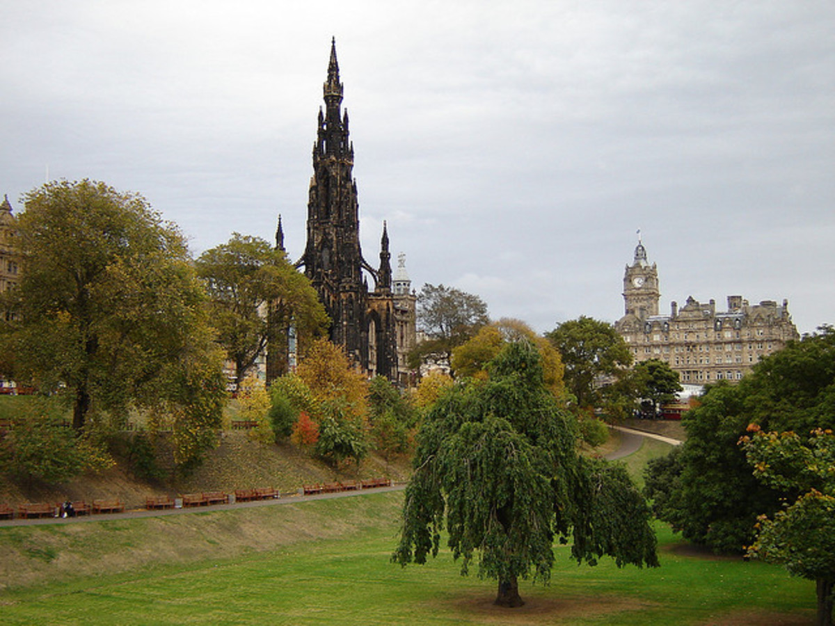 The Scott Monument in Edinburgh : The Gothic Rocket.
