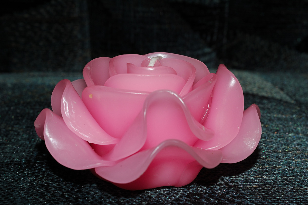 One of The Best Homemade Gifts: How to Make Rose Shaped Candles