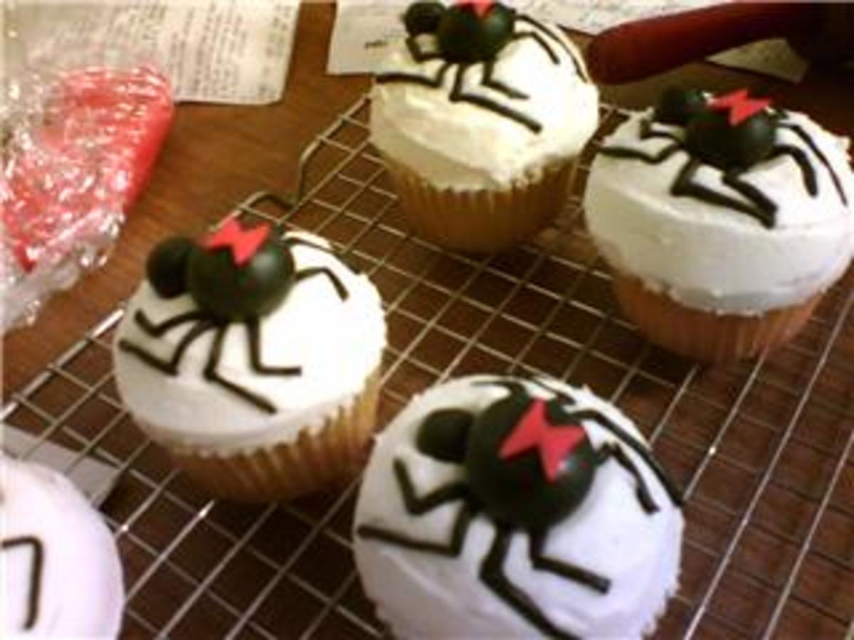 creative-halloween-cupcake-designs