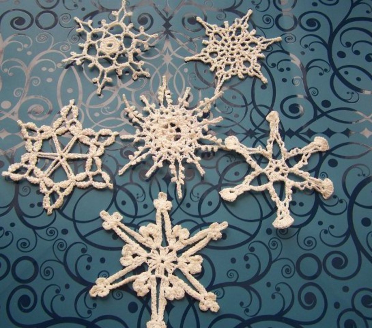 A Pretty Beaded Ornament Pattern for Snowflakes - HubPages