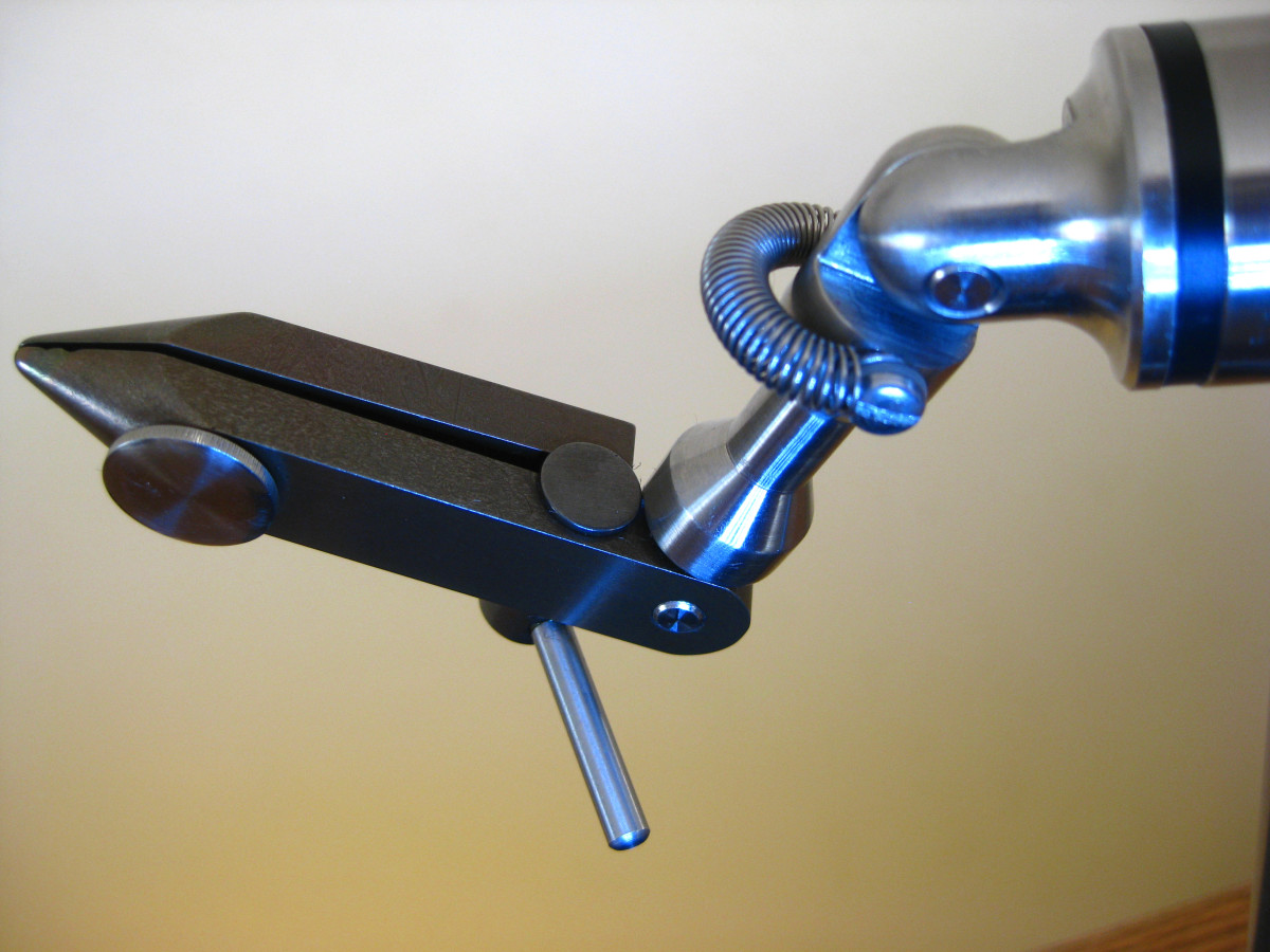 View of the back side of the vise head showing lever lock and spring material clip