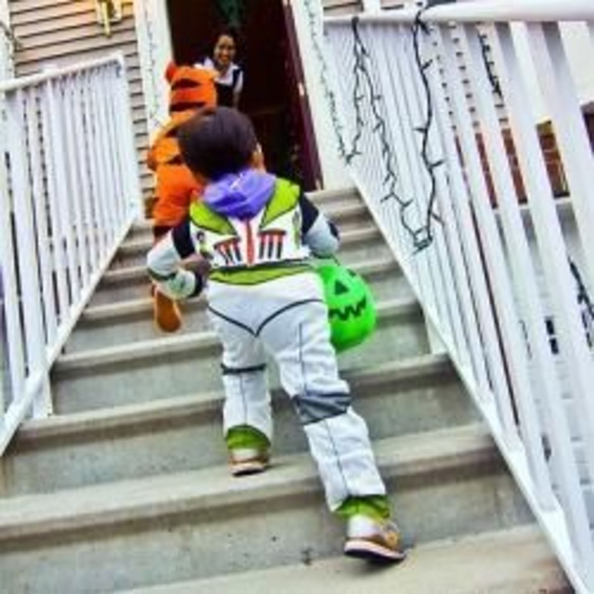 Tips for Passing Out Candy to Trick-or-Treaters on Halloween