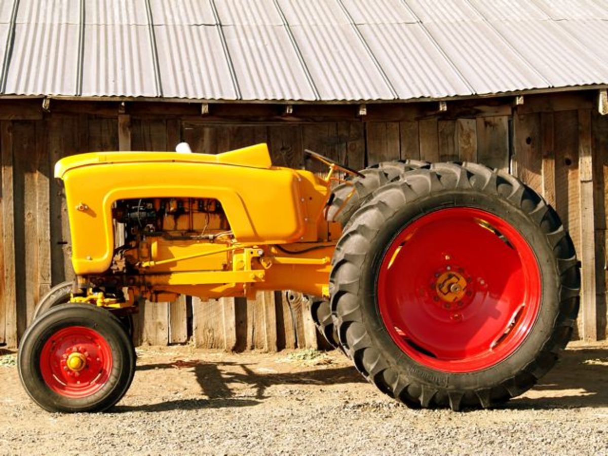 Old farm tractor in Central Oregon (c) Stephanie Hicks