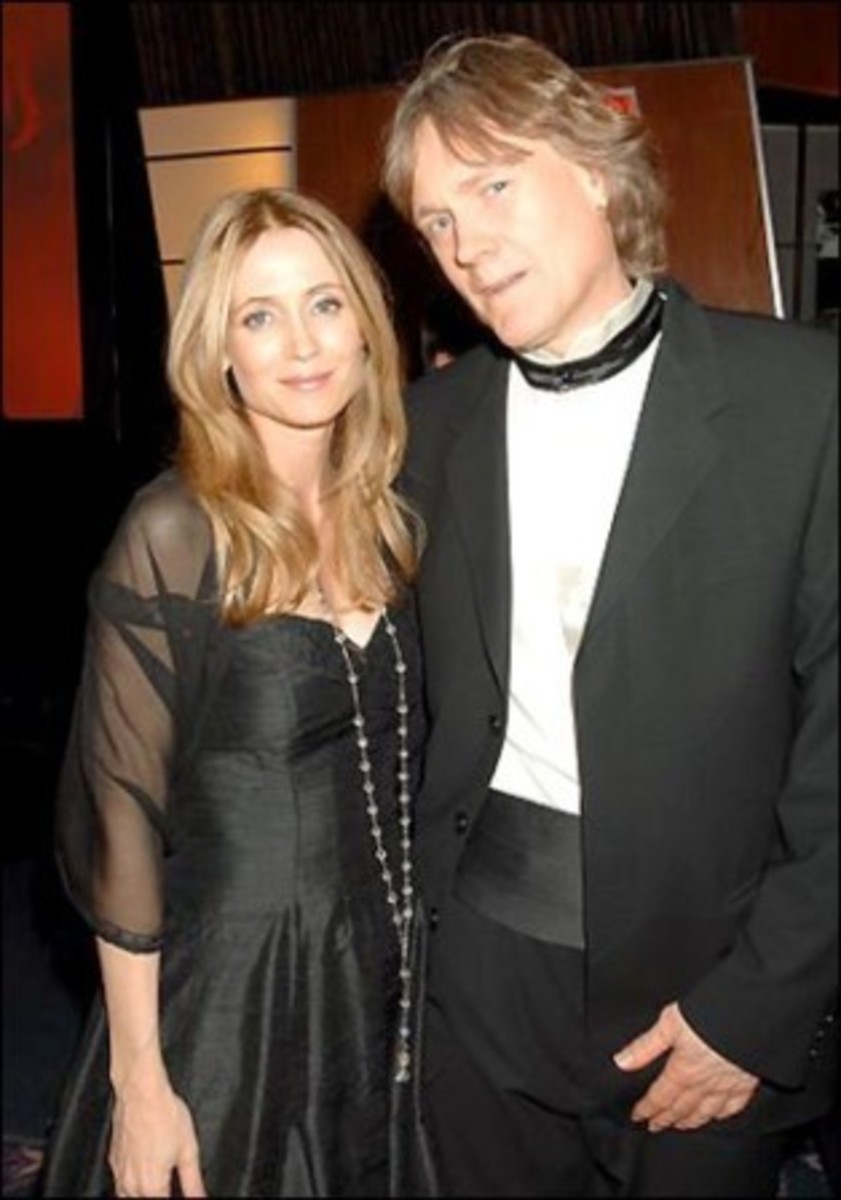 Kelly Rowan was briefly engaged to Canada's billionaire David Thomson with whom she has a daughter. Here's a rare photo of them together at a gala.
