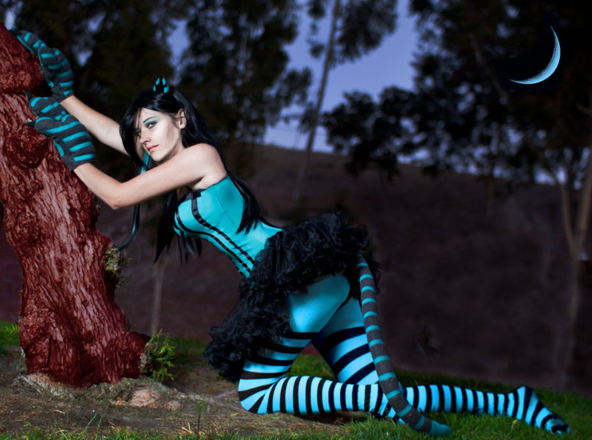 One of the best Cheshire cat cosplays I have ever seen.