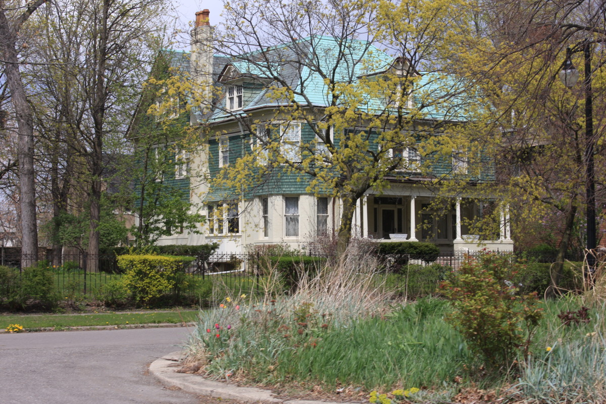 detroit-mansions-in-the-historic-boston-edison-district