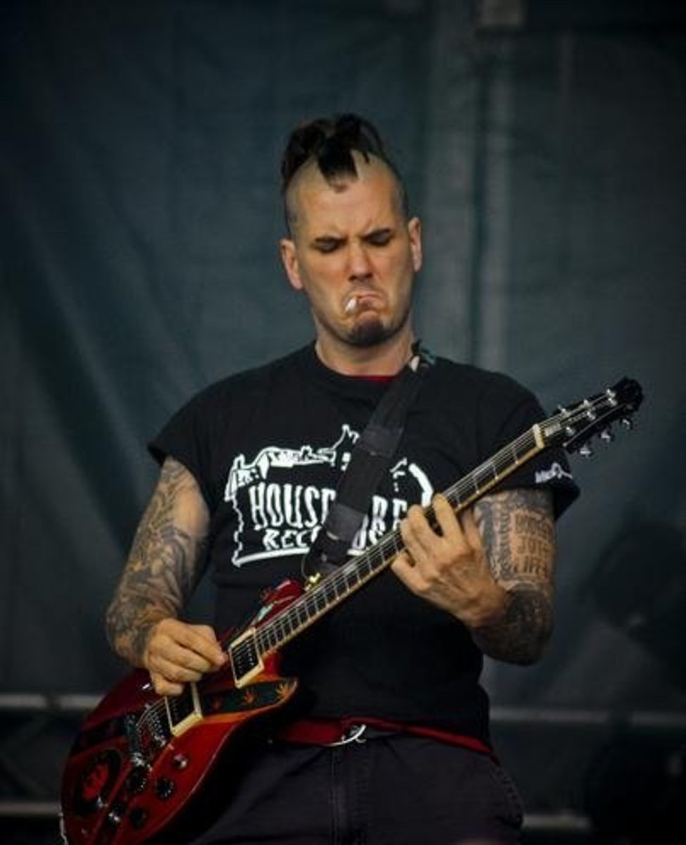 Phil Anselmo on guitar at Hellfest in 2009 - Clisson, France.