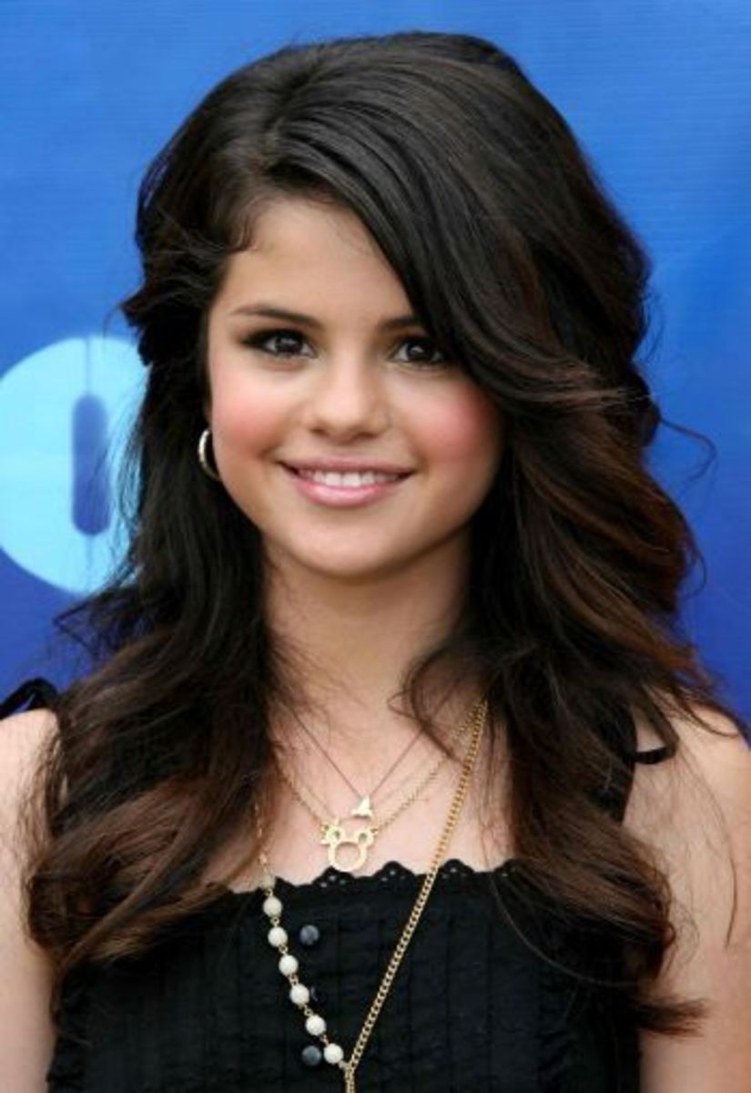 Selena Gomez with Side-swept Long, Wavy Hair