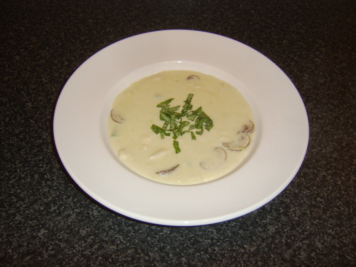 Chicken, asparagus and chestnut mushrooms in a creamy soupy base