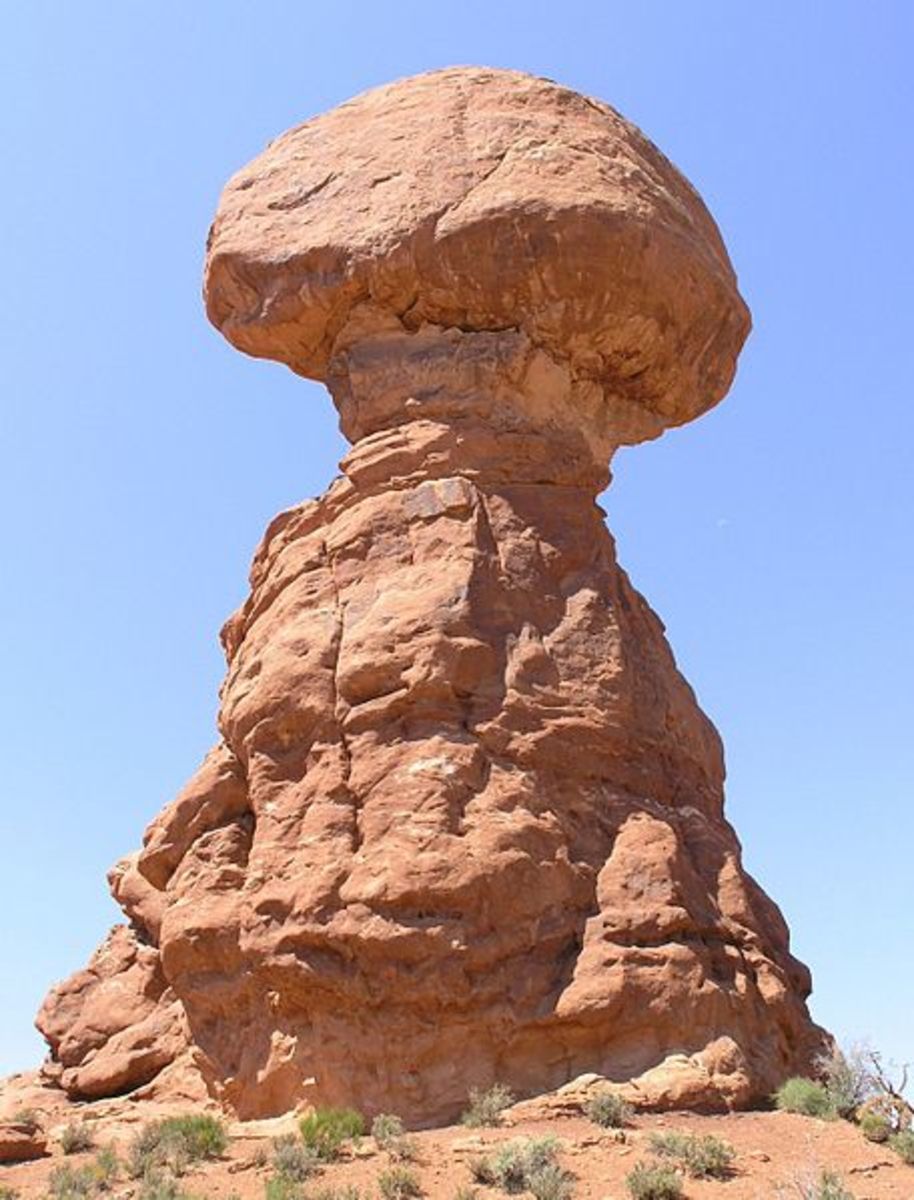 mushroom-shaped-rocks