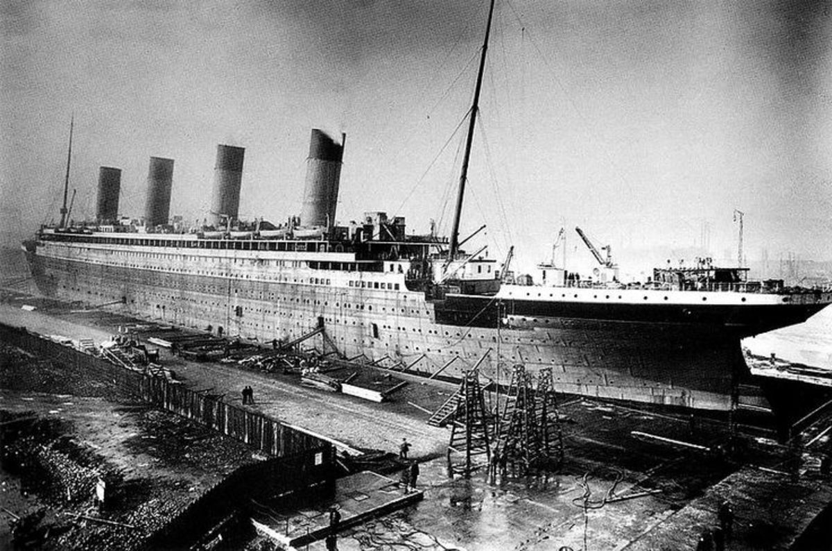 Titanic fitting out
