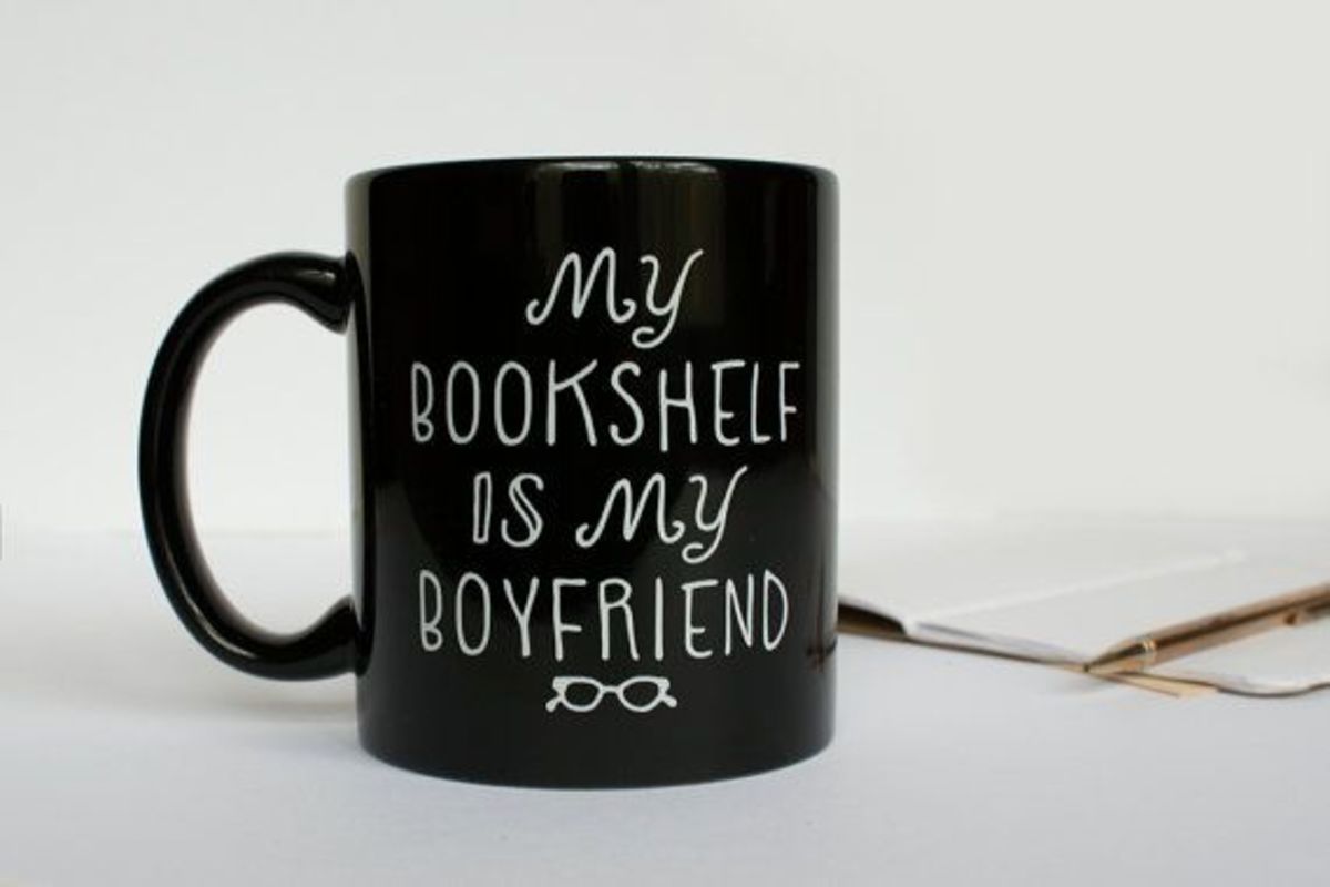 bookshelf quote mug