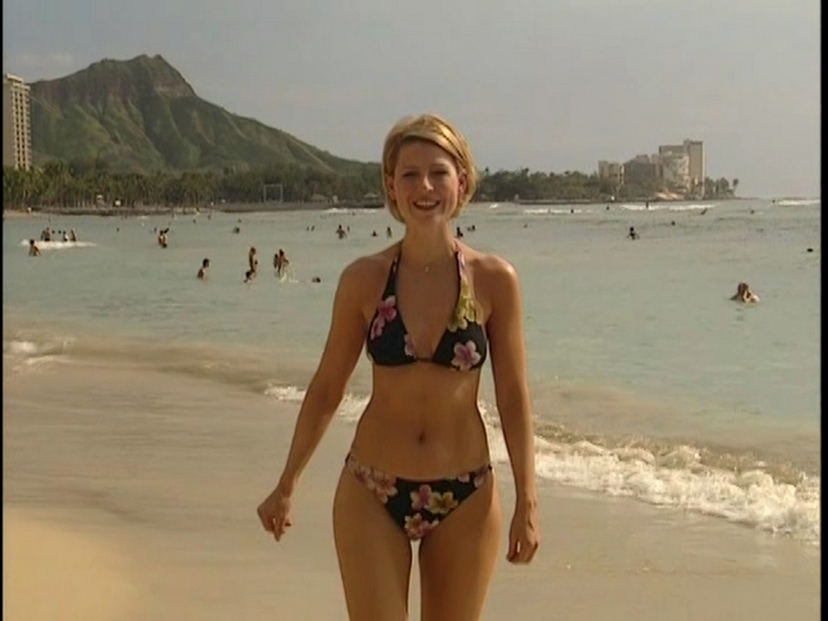 Hottest Samantha Brown Bikini Pictures HubPages.