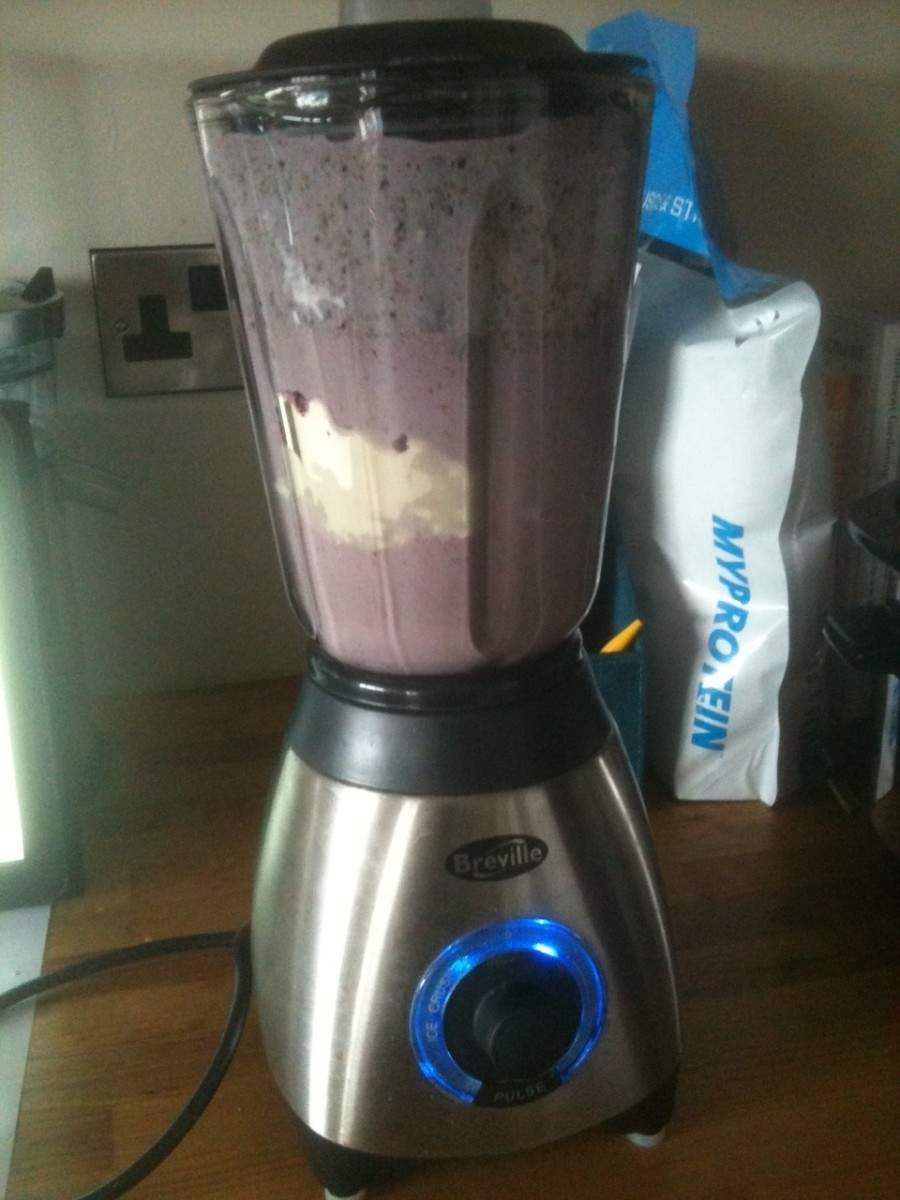 Coconut and Blueberry Health Shake (property of www.figurecompetiton.co.uk)