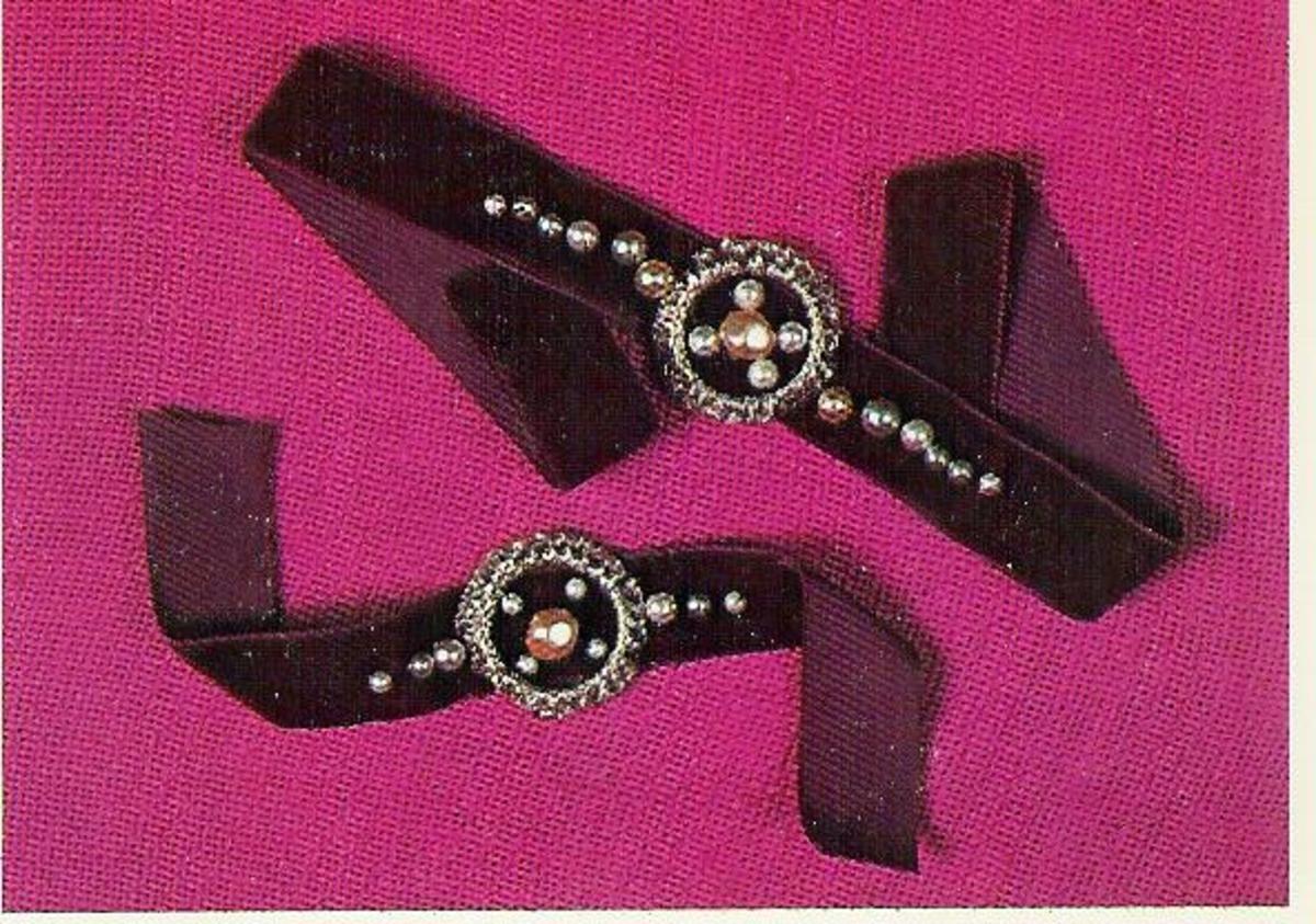 1975-baubles-and-beads