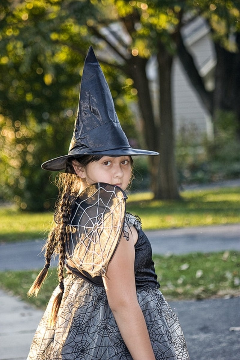 homemade-witch-costume-ideas-halloween-fancy-dress-for-men-women-kids